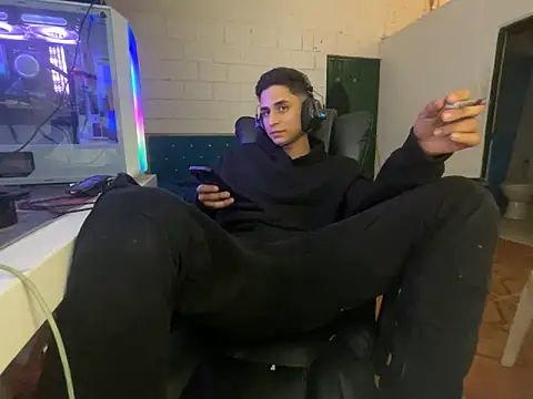 Max TheHorseDick online show from 03-20-26, 07:31