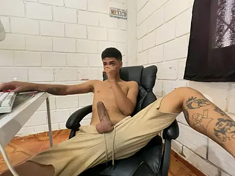 Max TheHorseDick online show from 05-14-26, 05:54