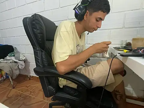 Max TheHorseDick online show from 02-19-26, 09:23