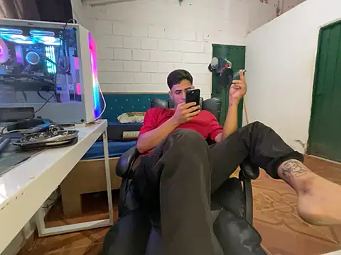 Max TheHorseDick online show from 04-04-26, 07:42