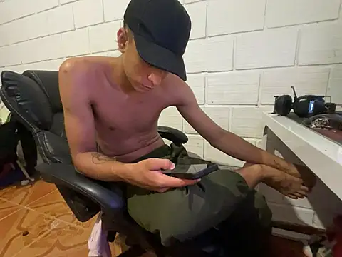 Max TheHorseDick online show from 02-12-26, 04:23