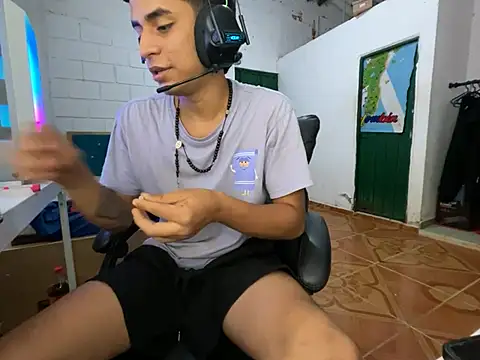 Max TheHorseDick online show from 04-16-26, 07:47