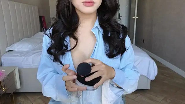 TammiLou online show from 10-20-25, 05:42