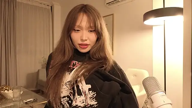 TammiLou online show from 12-22-25, 05:35