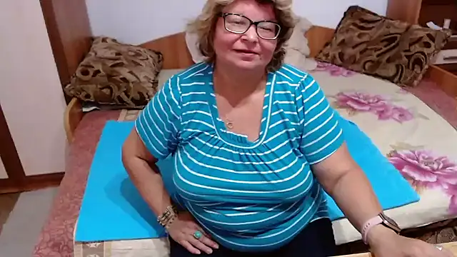 SweetMommaX online show from 09-15-25, 10:15