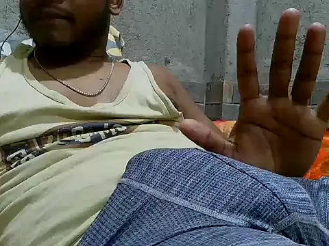 Snapshot of piratess chatting on 02-26-25, 11:19 piratess online show from 02-26-25, 11:19