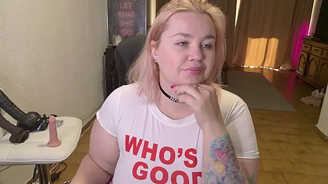 Snapshot of MargotGrey chatting on 02-07-26, 09:06 MargotGrey online show from 02-07-26, 09:06