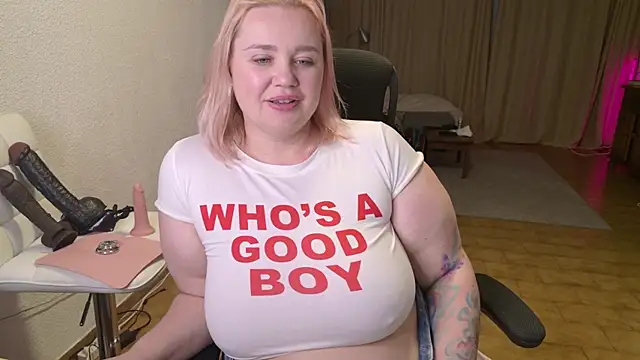 Snapshot of MargotGrey chatting on 02-07-26, 09:12 MargotGrey online show from 02-07-26, 09:12