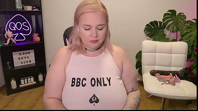MargotGrey online show from 06-19-26, 04:13