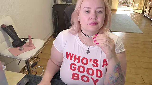 Snapshot of MargotGrey chatting on 02-22-26, 09:33 MargotGrey online show from 02-22-26, 09:33