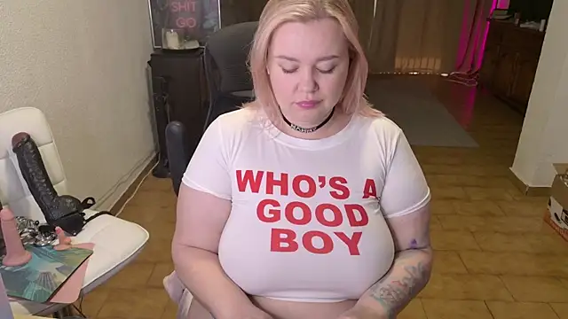 Snapshot of MargotGrey chatting on 02-28-26, 09:09 MargotGrey online show from 02-28-26, 09:09