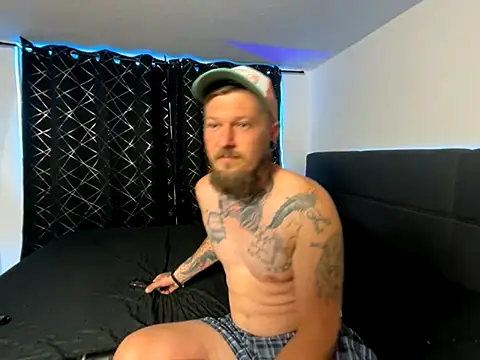 Snapshot of BonnyundClyde19 chatting on 10-05-25, 02:30 BonnyundClyde19 online show from 10-05-25, 02:30