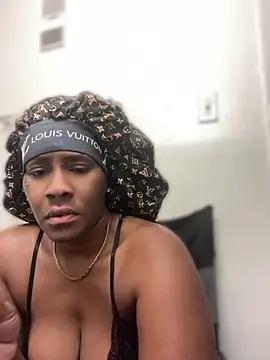 Foreignthababyy online show from 04-30-26, 12:01