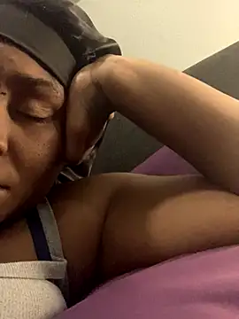 Snapshot of Foreignthababyy chatting on 09-19-25, 10:41 Foreignthababyy online show from 09-19-25, 10:41