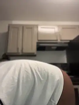 Foreignthababyy online show from 04-17-26, 10:12