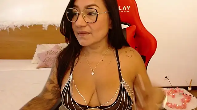 lucy luu  online show from 10-05-25, 03:47