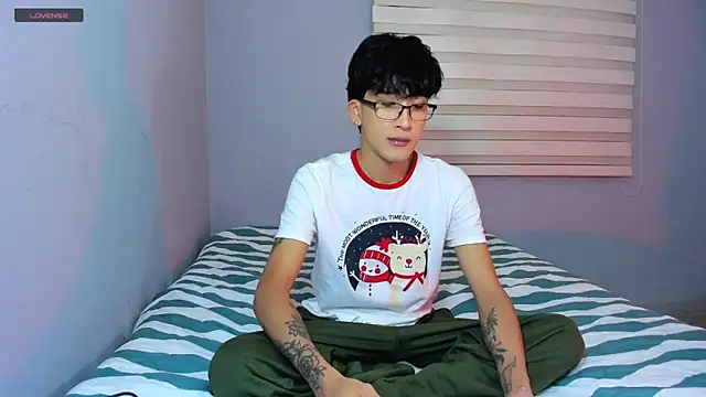 tom Howard online show from 03-11-26, 03:33