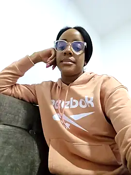 Snapshot of Maya_Lewis chatting on 10-05-25, 05:42 Maya Lewis online show from 10-05-25, 05:42