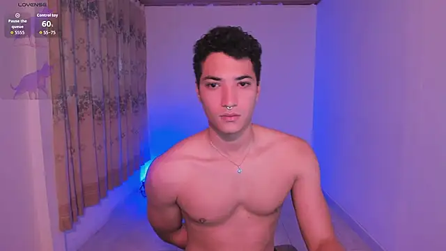 Snapshot of MitchellXD chatting on 02-06-26, 02:46 MitchellXD online show from 02-06-26, 02:46