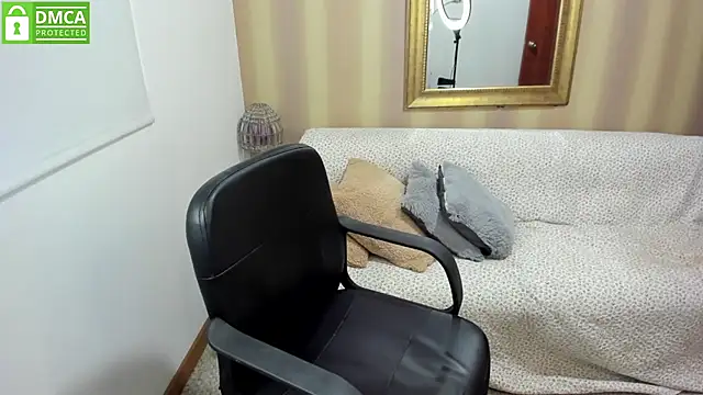 NicolettColin online show from 10-17-25, 06:53