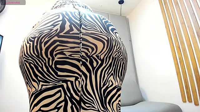 AlishaPalmer online show from 11-15-25, 12:20