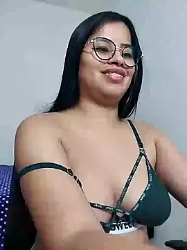 charlotte moineau online show from 02-07-25, 02:08