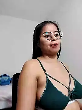 charlotte moineau online show from 12-28-24, 02:11