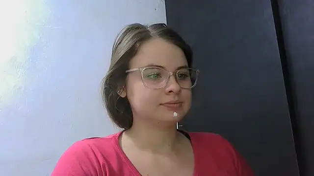 Snapshot of HellenMiyer1111 chatting on 07-15-26, 02:13 HellenMiyer1111 online show from 07-15-26, 02:13