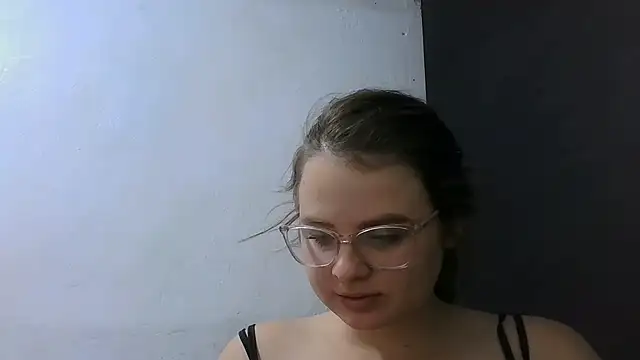 Snapshot of HellenMiyer1111 chatting on 07-04-26, 02:54 HellenMiyer1111 online show from 07-04-26, 02:54