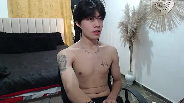 Elio-cam online show from 09-25-25, 03:23