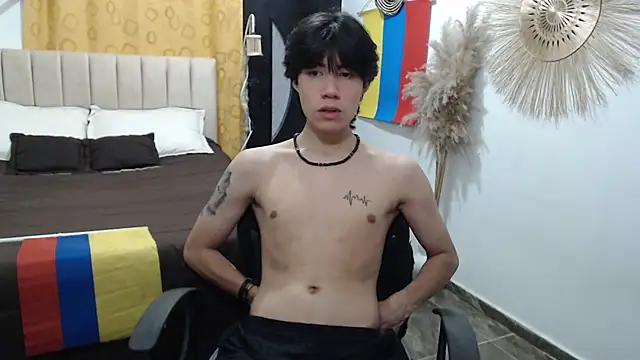 Snapshot of Elio-cam chatting on 06-29-26, 06:20 Elio-cam online show from 06-29-26, 06:20