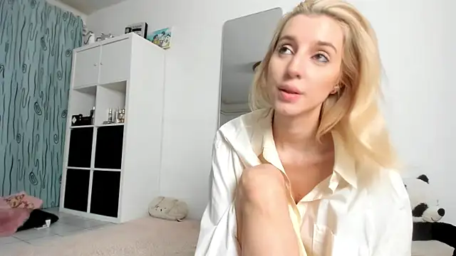 KenzieDawton online show from 11-14-25, 04:32