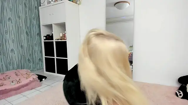 KenzieDawton online show from 05-21-26, 04:37
