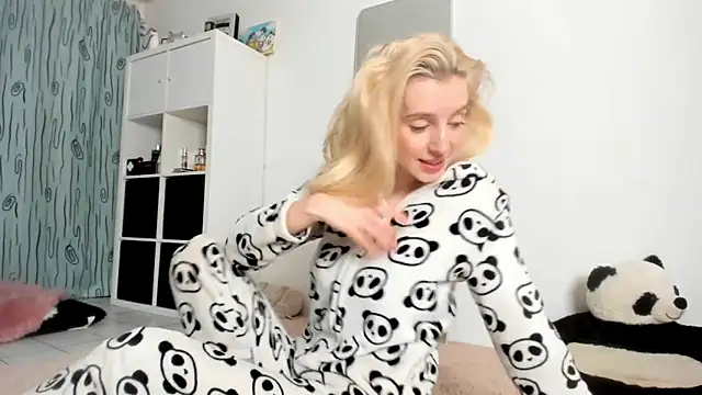 KenzieDawton online show from 11-19-25, 04:45