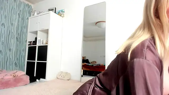 KenzieDawton online show from 01-16-26, 04:49