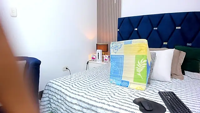 gabytyara2 online show from 11-17-25, 04:11