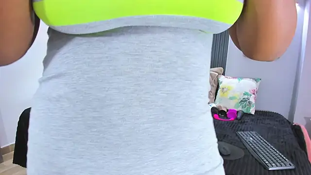 gabytyara2 online show from 09-24-25, 04:57