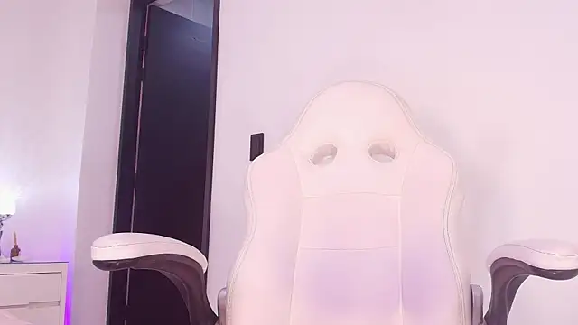 raven lilith  online show from 11-06-25, 03:21