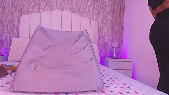 raven lilith  online show from 04-01-26, 03:19