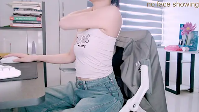 Shyn   online show from 11-27-25, 06:36