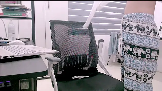 Shyn   online show from 04-19-26, 04:24