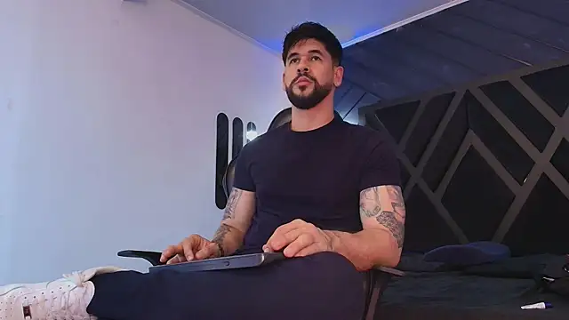 Snapshot of Petesevans chatting on 04-10-26, 11:23 Petesevans online show from 04-10-26, 11:23