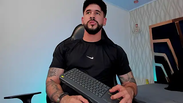 Snapshot of Petesevans chatting on 03-18-26, 11:27 Petesevans online show from 03-18-26, 11:27