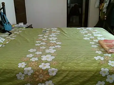 Snapshot of Slim_India chatting on 06-17-26, 05:18 Slim India online show from 06-17-26, 05:18