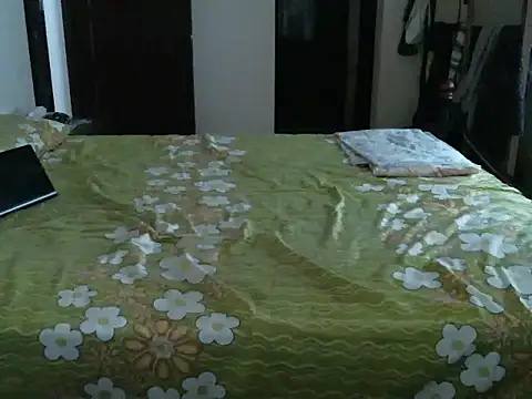 Snapshot of Slim_India chatting on 07-09-26, 01:17 Slim India online show from 07-09-26, 01:17