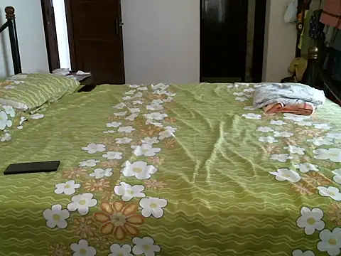 Snapshot of Slim_India chatting on 06-18-26, 03:27 Slim India online show from 06-18-26, 03:27