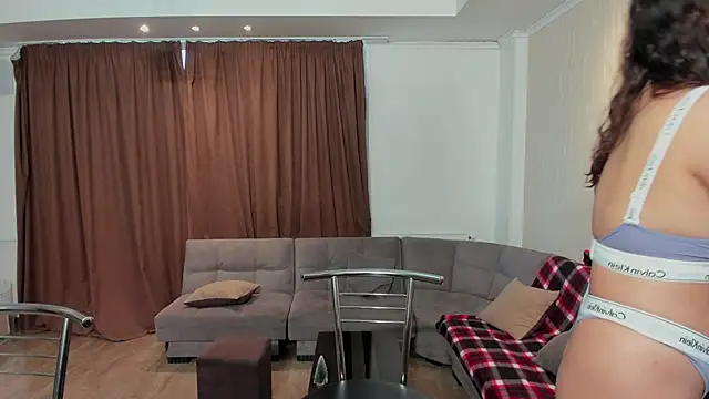 Snapshot of likaxxx chatting on 12-12-24, 11:28 likaxxx online show from 12-12-24, 11:28