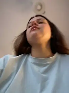 Snapshot of likaxxx chatting on 02-10-25, 12:18 likaxxx online show from 02-10-25, 12:18