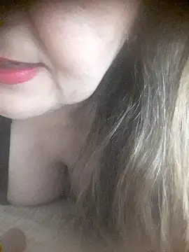 Snapshot of sua_sub_ chatting on 01-12-25, 07:21 sua sub  online show from 01-12-25, 07:21