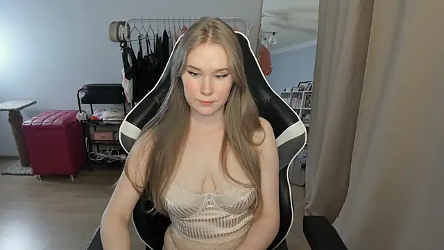 Snapshot of sexxy_potatoes chatting on 10-07-25, 02:18 sexxy potatoes online show from 10-07-25, 02:18